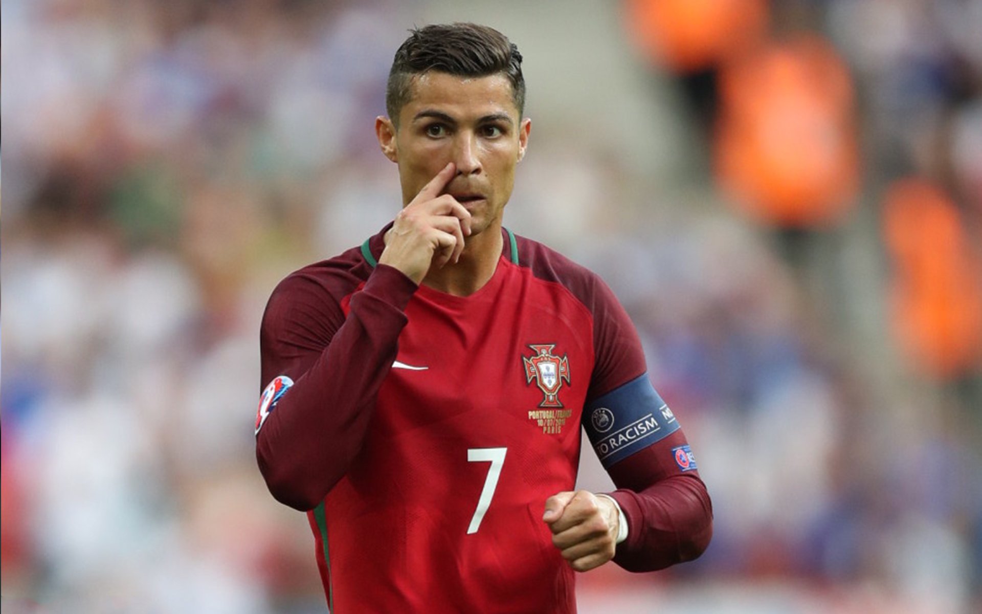 “英超争冠战日趋激烈，榜首球队压力山大”，英超争冠形势