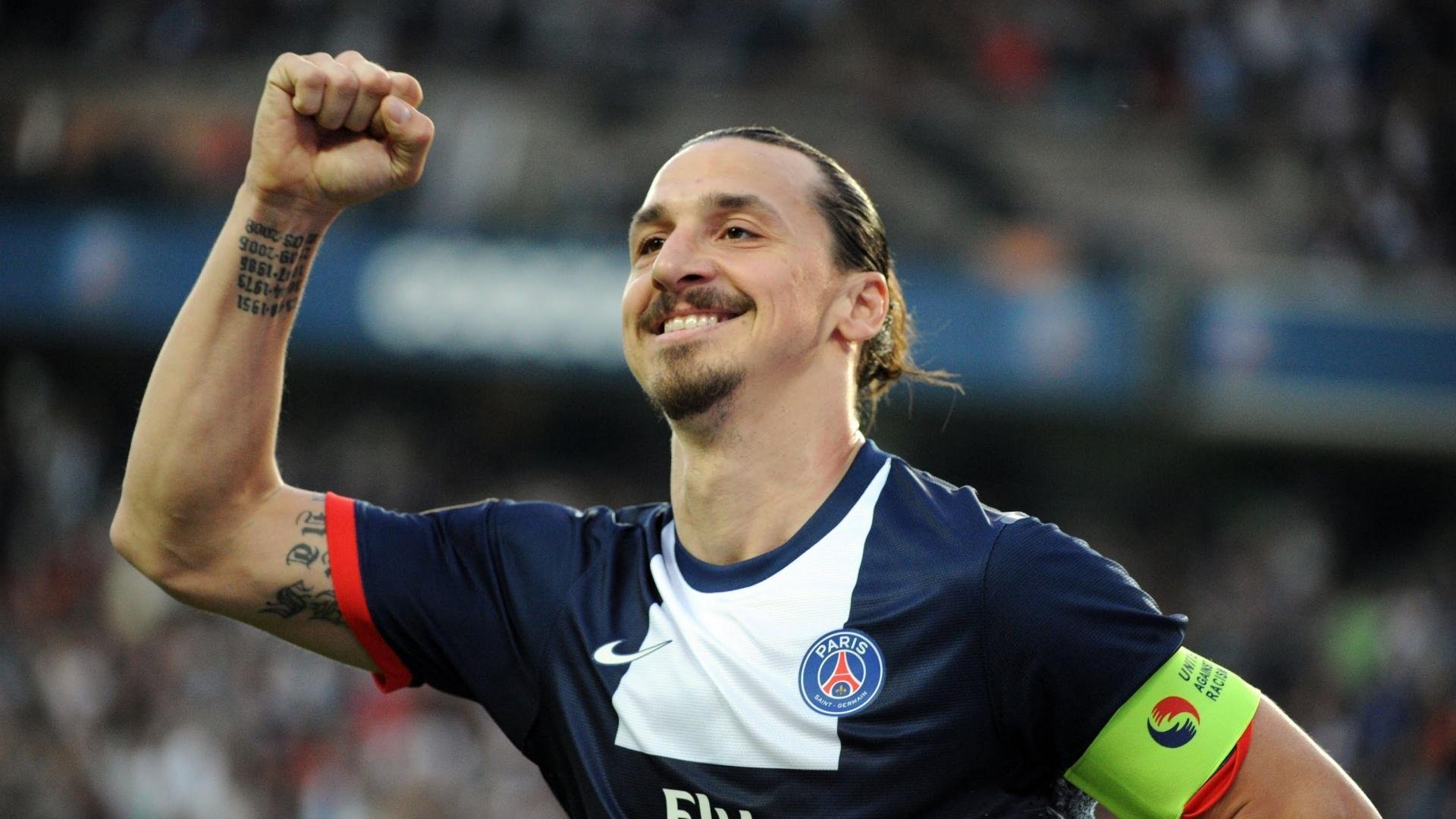 AYX官网-德国骑手拉里萨·保利斯在2024年巴黎奥运会盛装舞步比赛中获得第七名，展现出色表现。