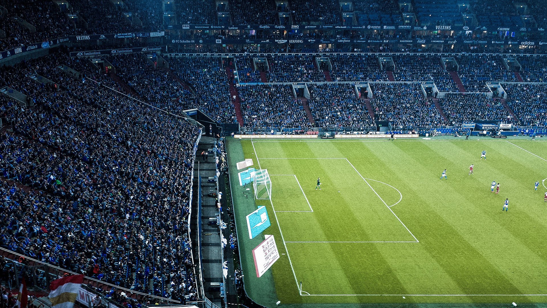 英超激烈角逐，众多豪门奋战不息